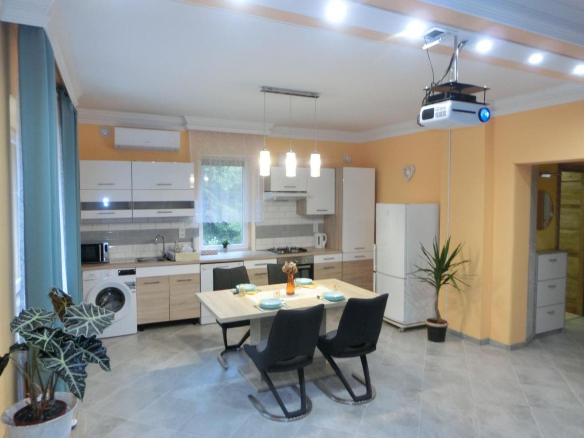 Pilis Apartman Piliscsaba Luaran gambar
